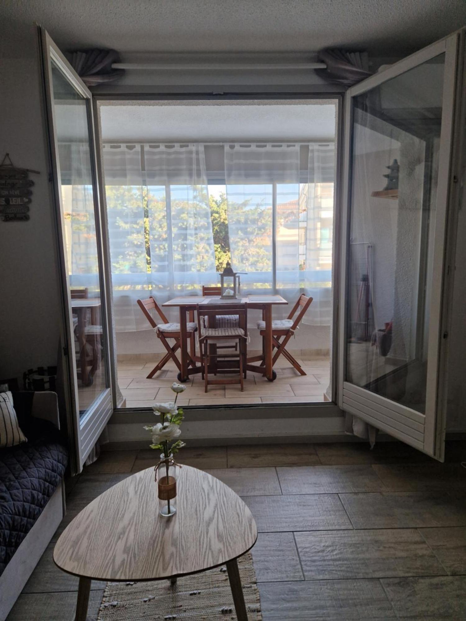Sur Mer, Soleil Et Douceur I Apartment